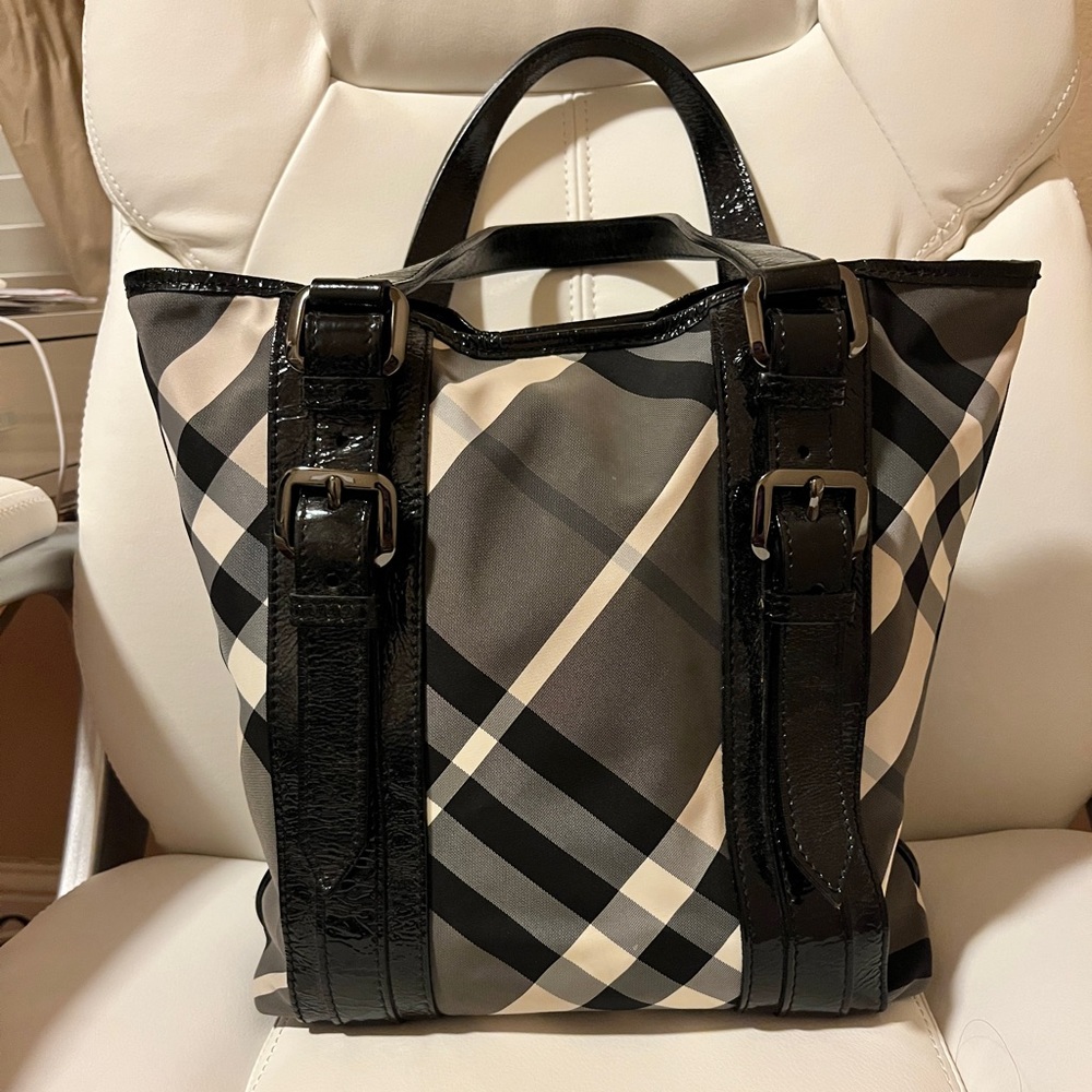 ❌SOLD❌Burberry beat check tote